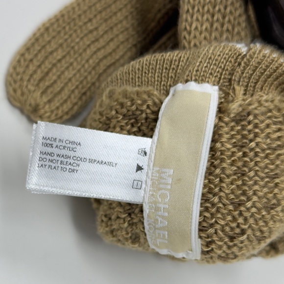 NEW Michael Kors Tan Logo Knit Fold Over Gloves - Picture 5 of 7